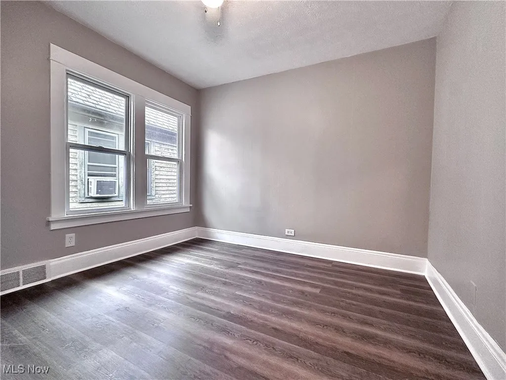 Front Up Unit - Bedroom