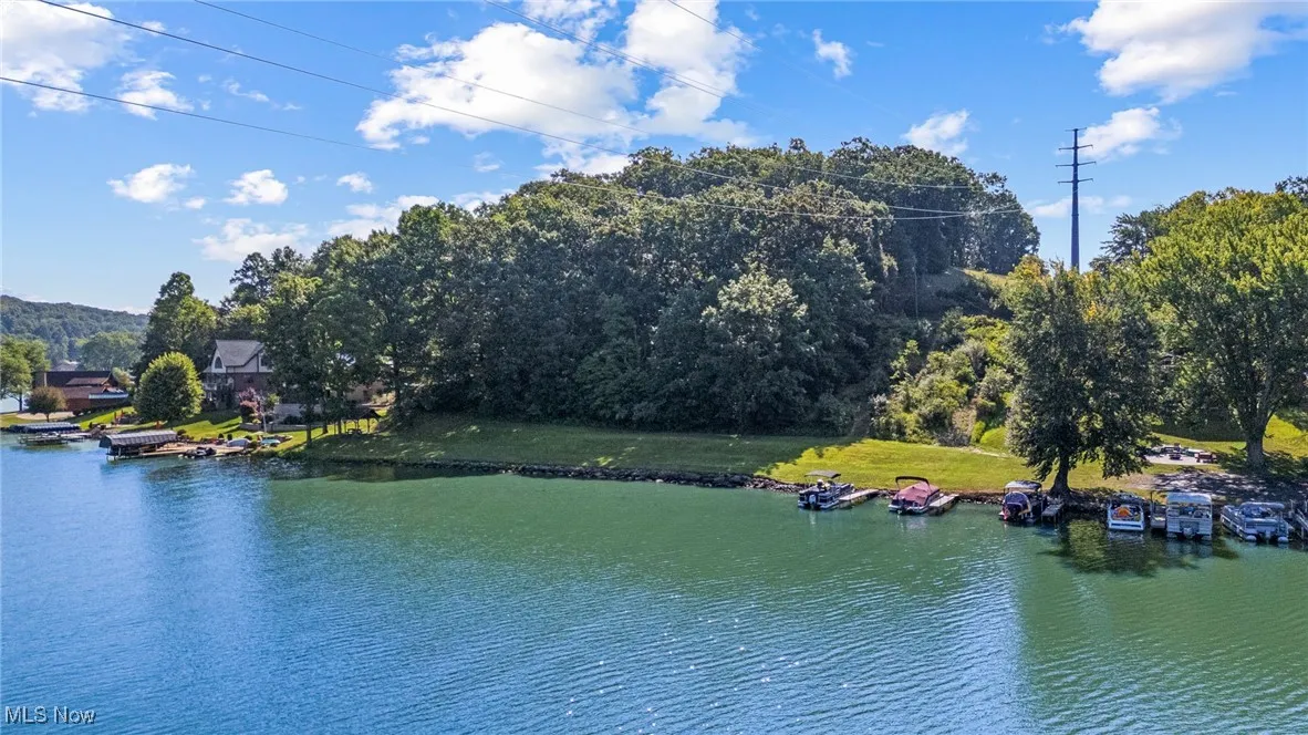 490 E Mohawk Drive, Malvern, Ohio 44644,MLS Now Listing ID