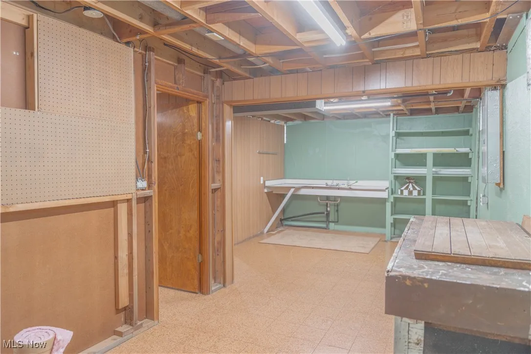 2835 Crestwood Drive, Warren, Ohio 44485,MLS Now Listing ID