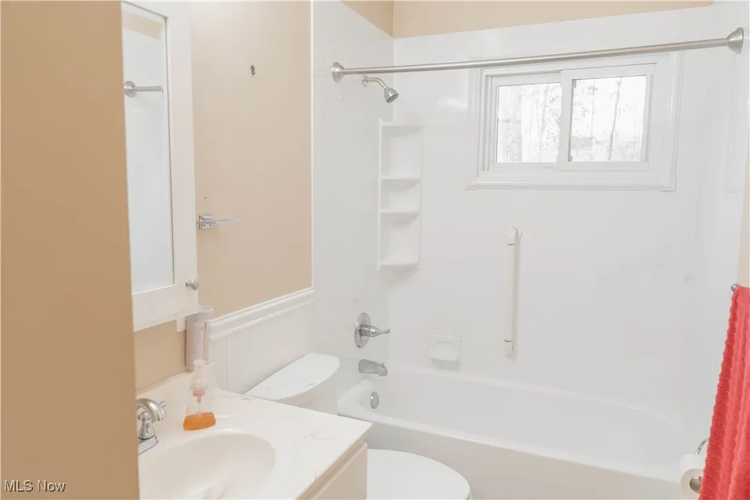 2835 Crestwood Drive, Warren, Ohio 44485,MLS Now Listing ID