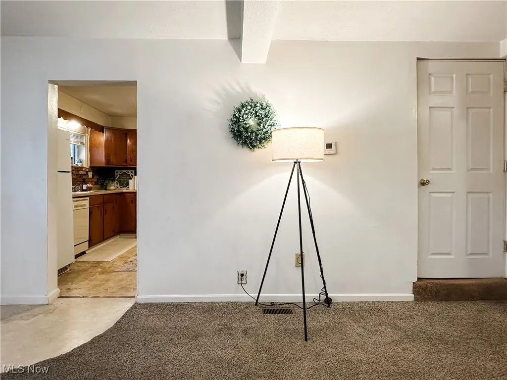 from living room into kitchen ...