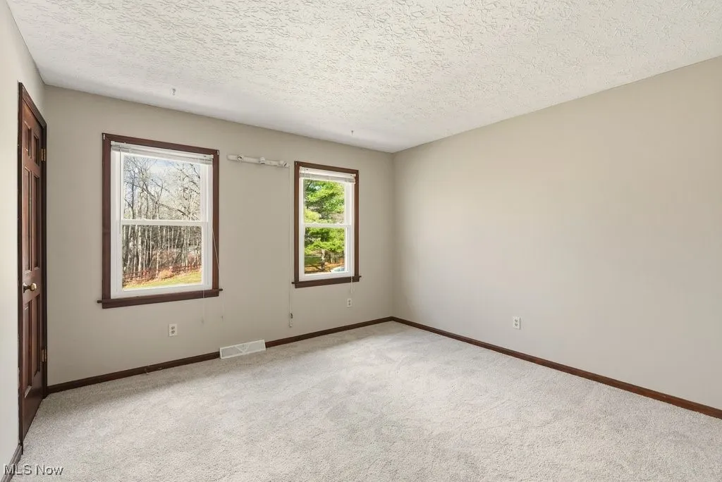 828 Center Road, Hinckley, Ohio 44233,MLS Now Listing ID