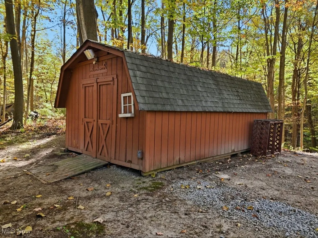 828 Center Road, Hinckley, Ohio 44233,MLS Now Listing ID