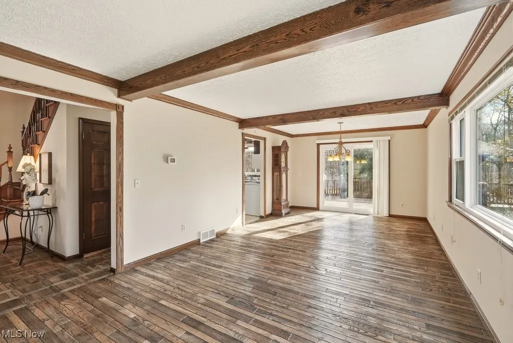 828 Center Road, Hinckley, Ohio 44233,MLS Now Listing ID