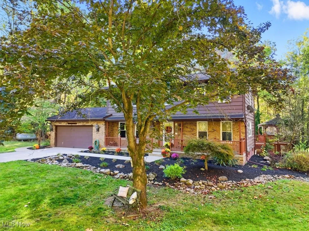 828 Center Road, Hinckley, Ohio 44233,MLS Now Listing ID