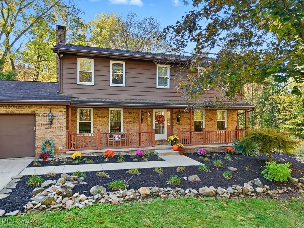 828 Center Road, Hinckley, Ohio 44233,MLS Now Listing ID