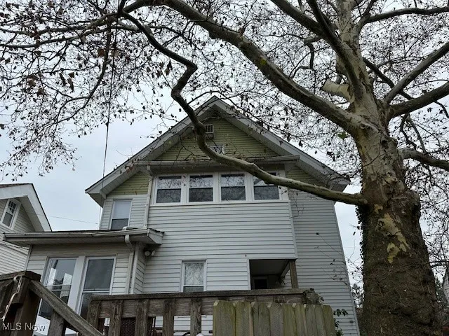 View of home's exterior