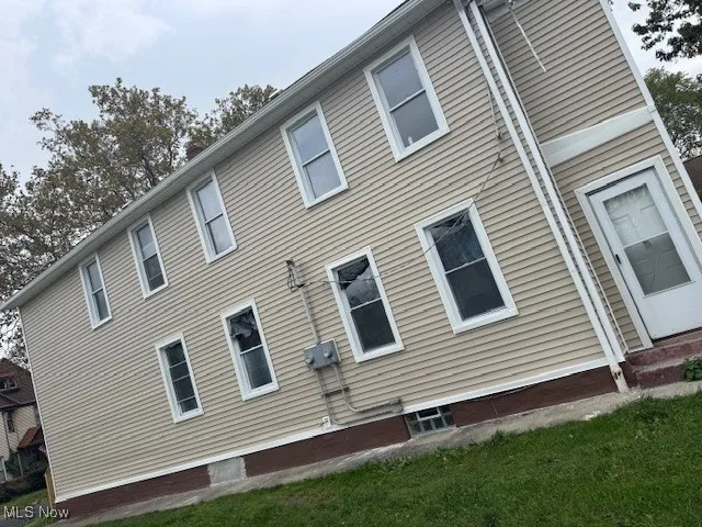 View of home's exterior