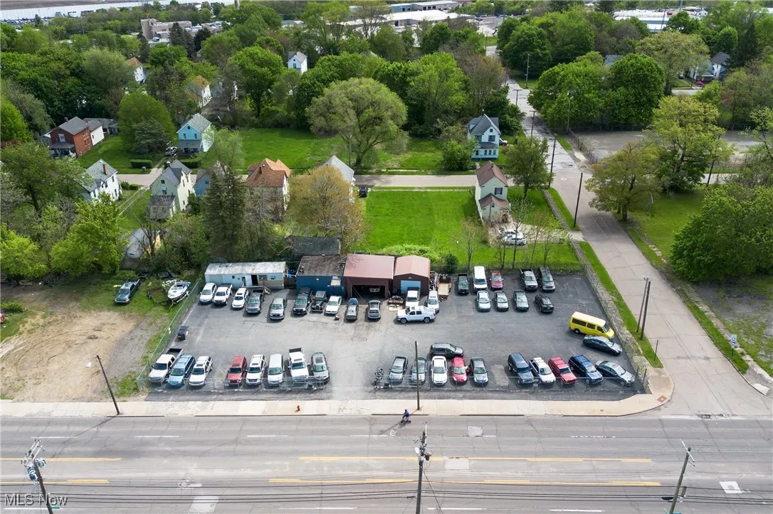 Bird's eye view of a tree filled landscape