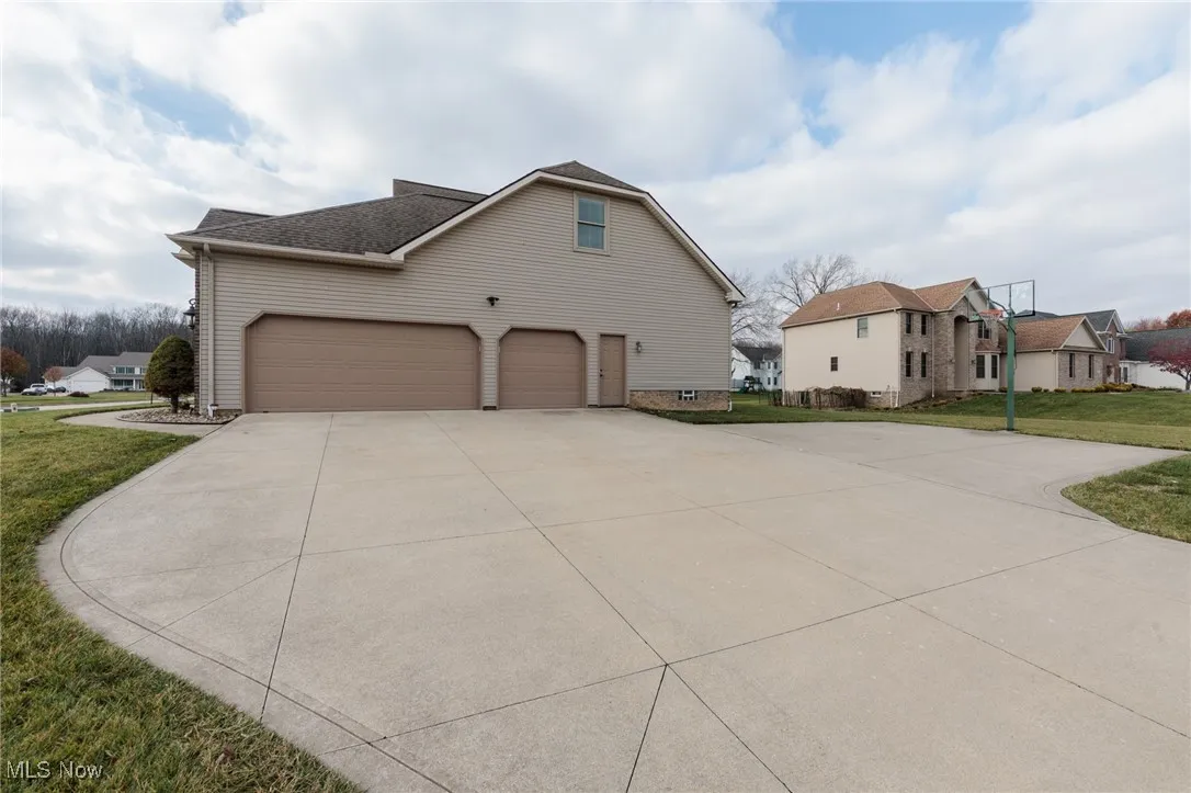 3204 Thorn Tree Drive, North Royalton, Ohio 44133,MLS Now Listing ID