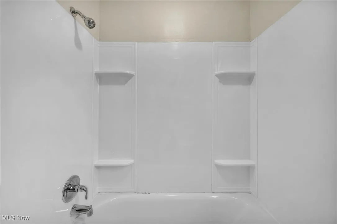 Full bath with tub / shower combination
