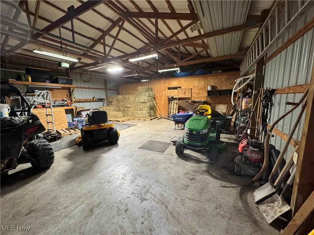 POLE BUILDING with rear stalls and 1.75 acres fenced