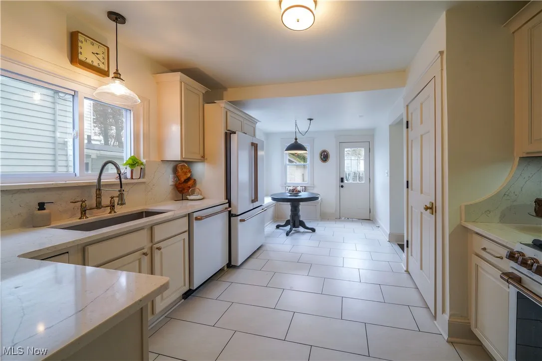 Spacious updated kitchen with eat in dinning.