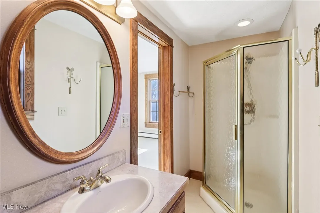 Bedroom 3 Ensuite Bathroom