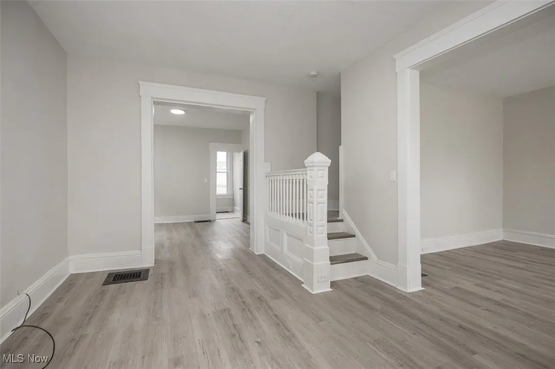 livingroom/entrance way