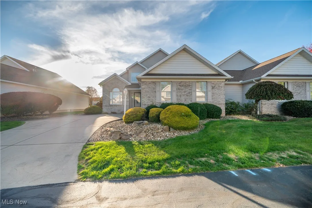 8550 Ivy Hills Drive # 15, Poland, Ohio 44514,MLS Now Listing ID