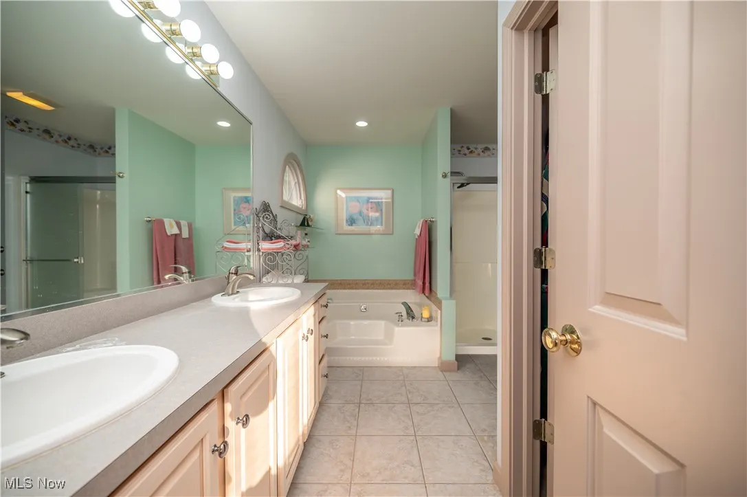 8550 Ivy Hills Drive # 15, Poland, Ohio 44514,MLS Now Listing ID