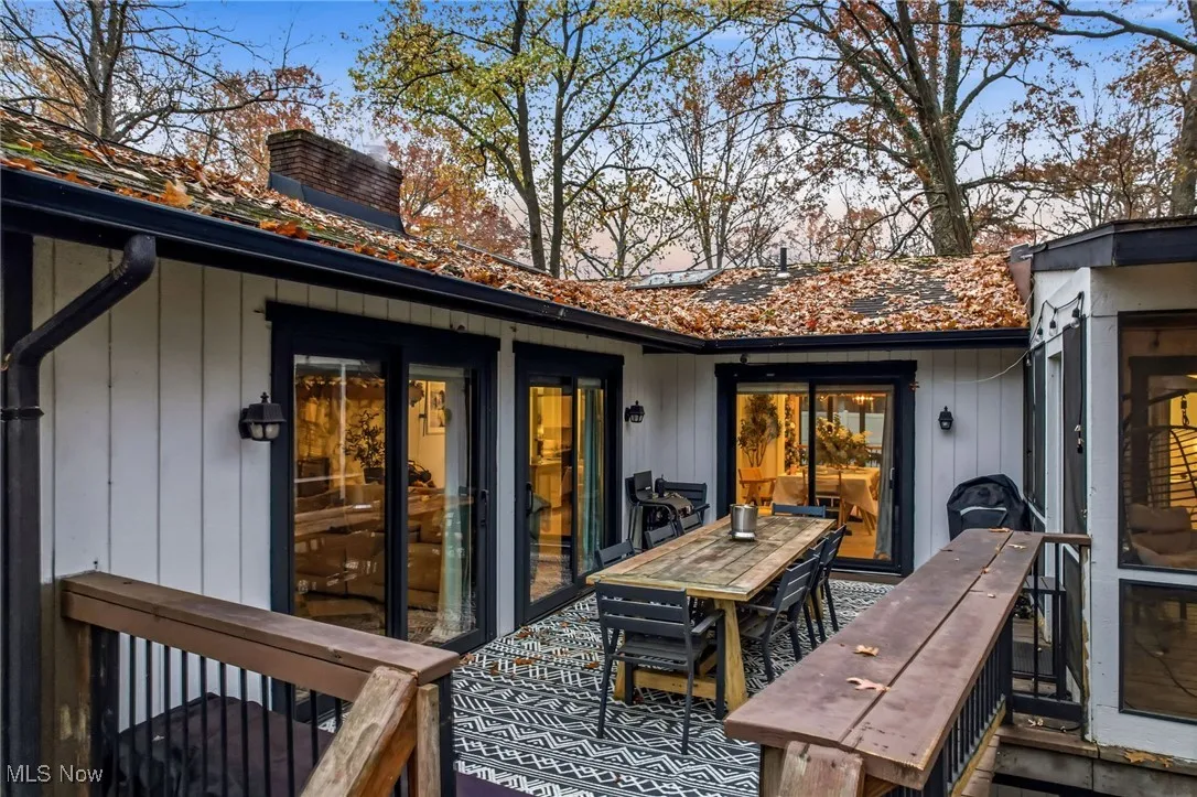 Back deck for enjoyable entertaining