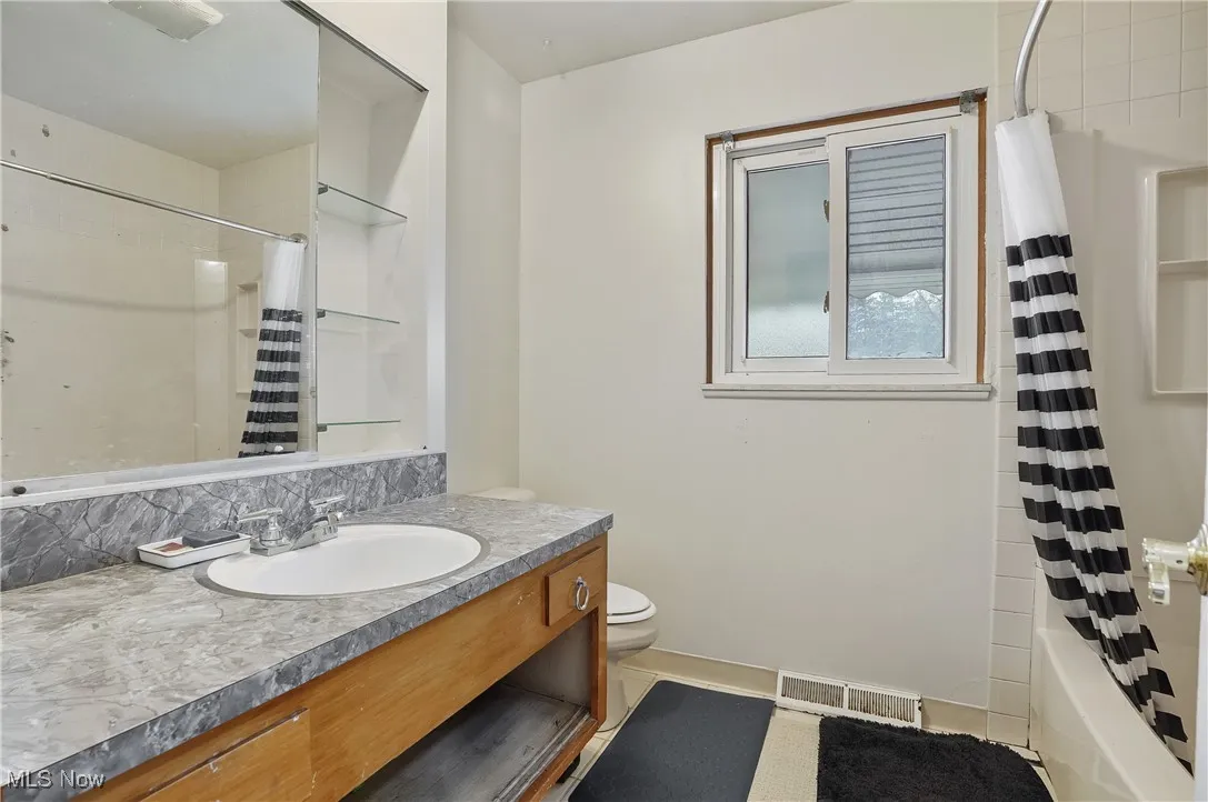4901 Woodbury Hills Drive, Parma, Ohio 44134,MLS Now Listing ID