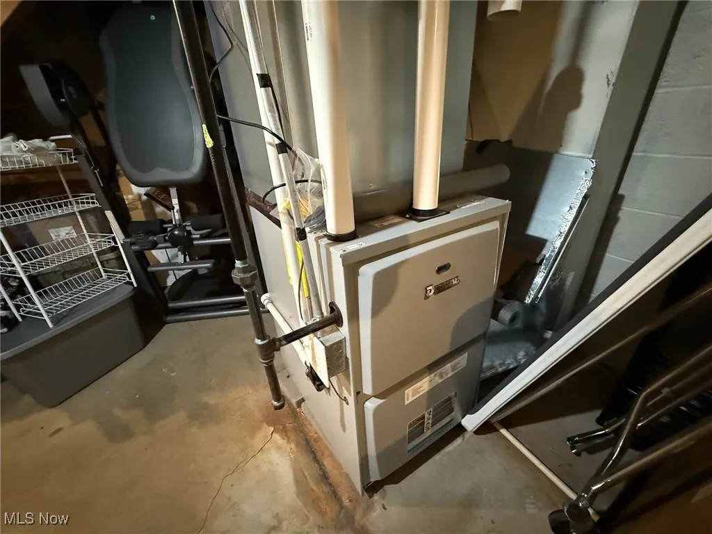 Utility room with heating unit