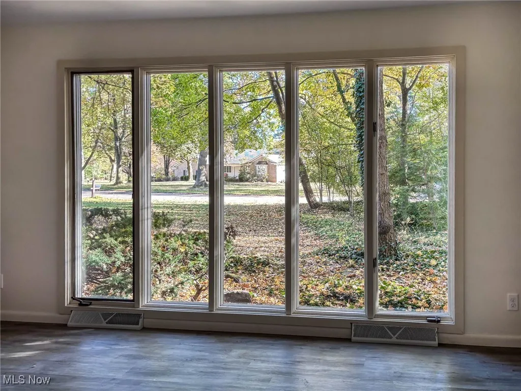 Beautiful view of the front yard