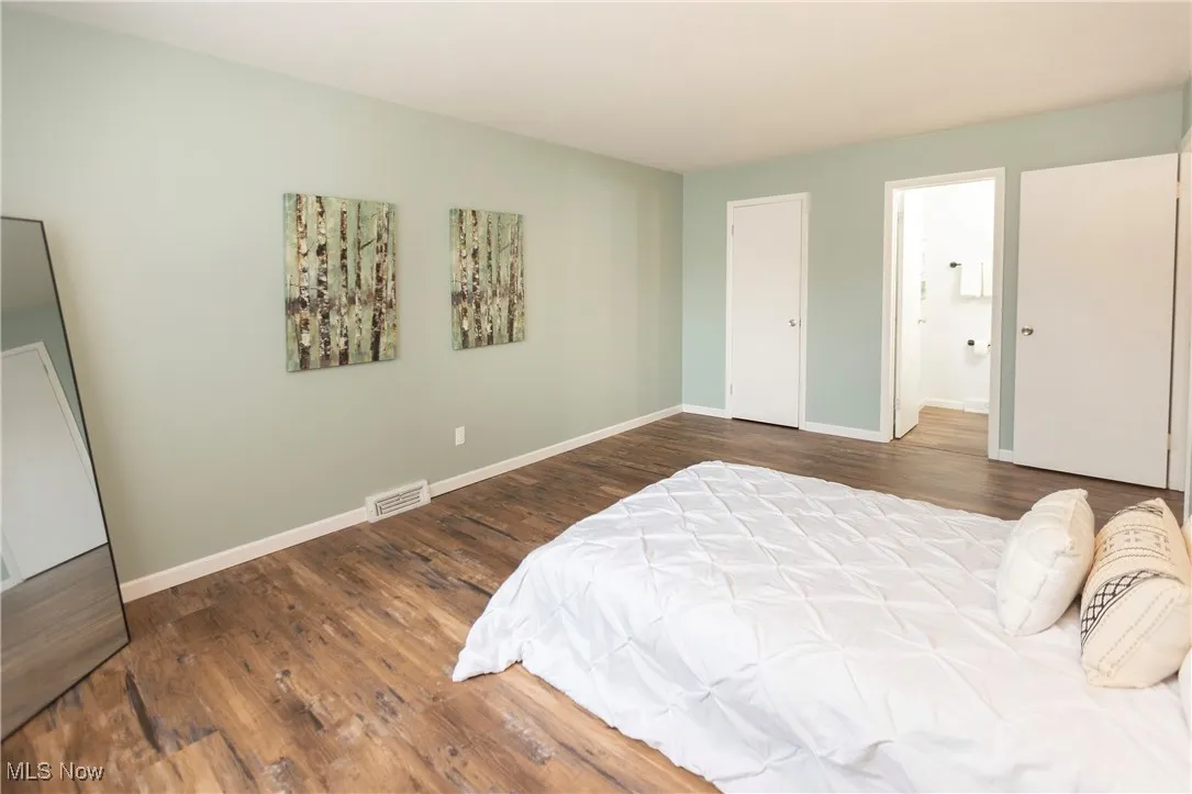 Wonderful wall space for a bedroom suite