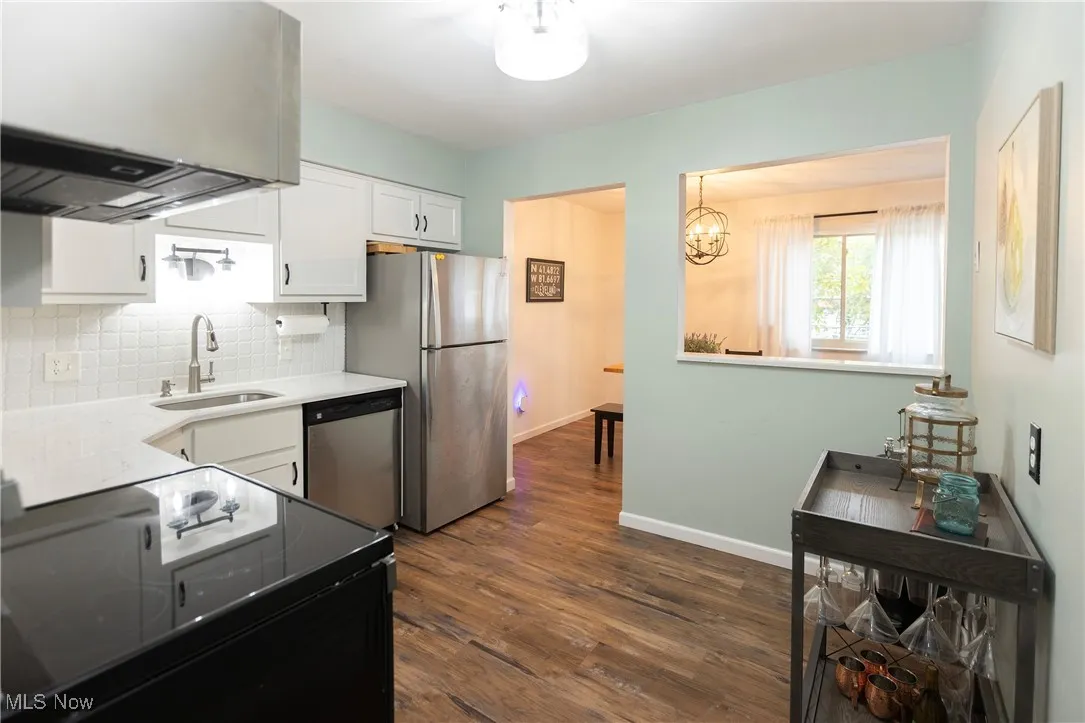 It's easy to hang with friends when cooking too