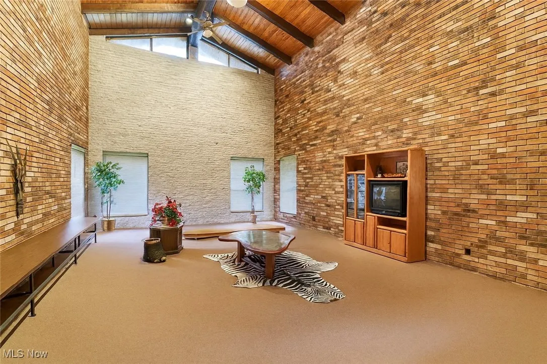 Bonus Room, Virtually Unstaged