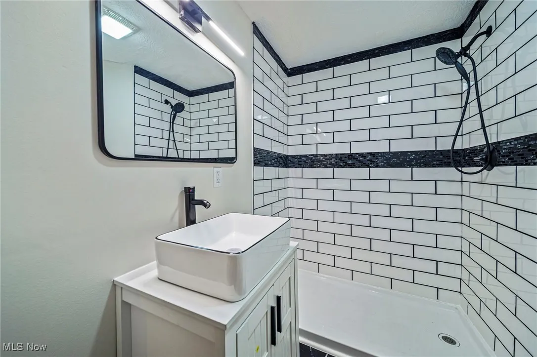 976 Kevin Drive, Kent, Ohio 44240,MLS Now Listing ID