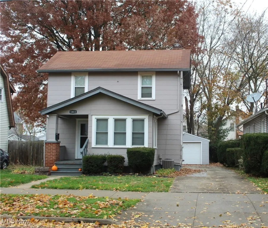 View of front facade with a garage