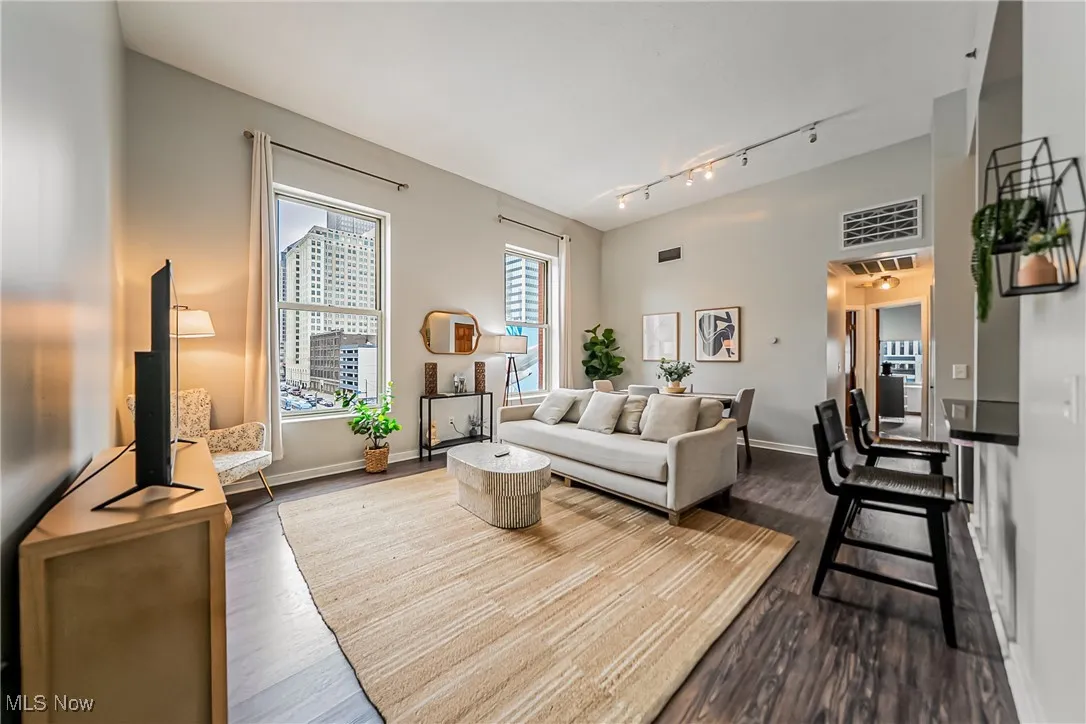 408 W Saint Clair Avenue # 505, Cleveland, Ohio 44113,MLS Now Listing ID