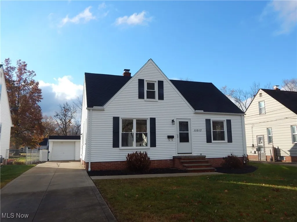 Be in for the Holidays in this low maintenance vinyl sided beauty. All the work is done!