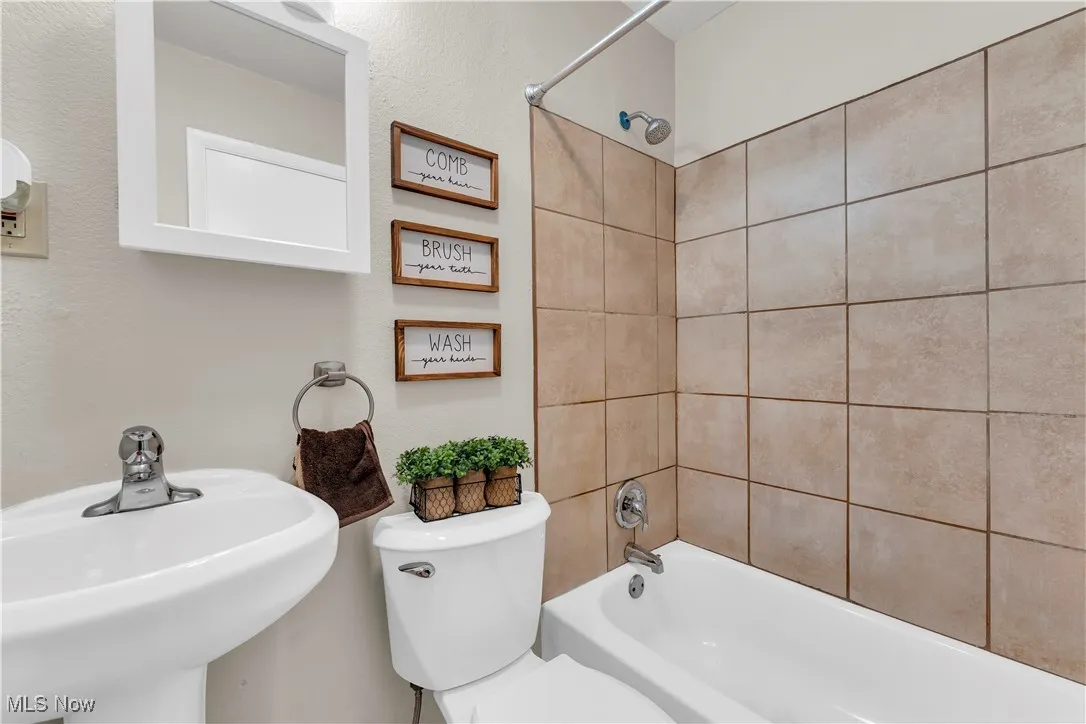 2246 Utica Avenue, Lorain, Ohio 44052,MLS Now Listing ID