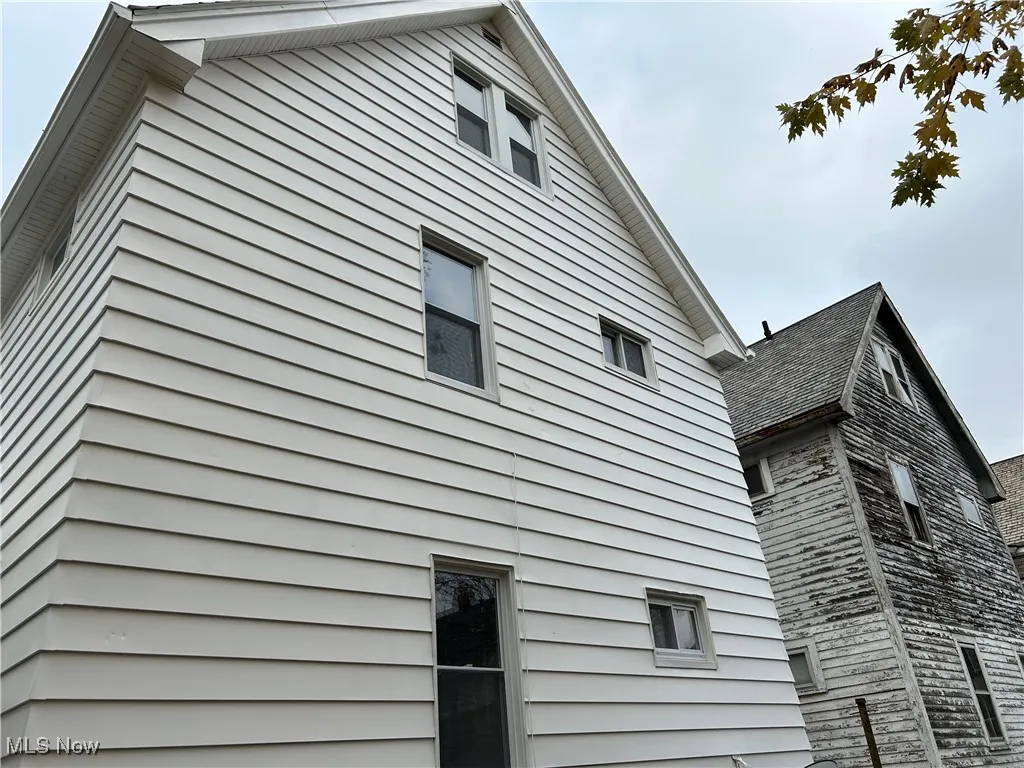 View of home's exterior