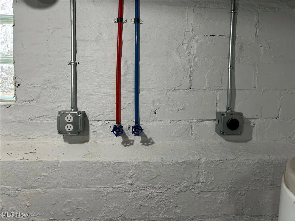 Washer Dryer hook up for up and down units