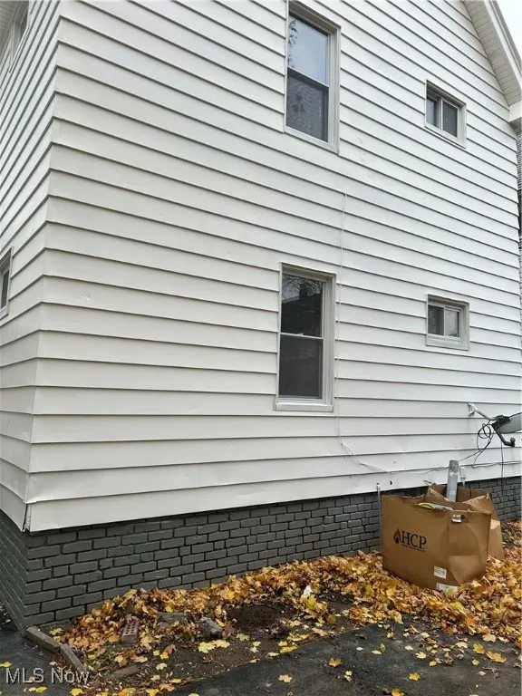 View of home's exterior