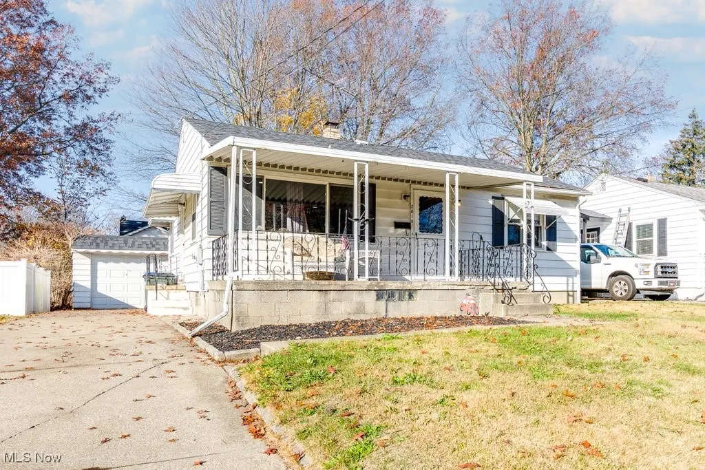 Front of house, driveway, and garage