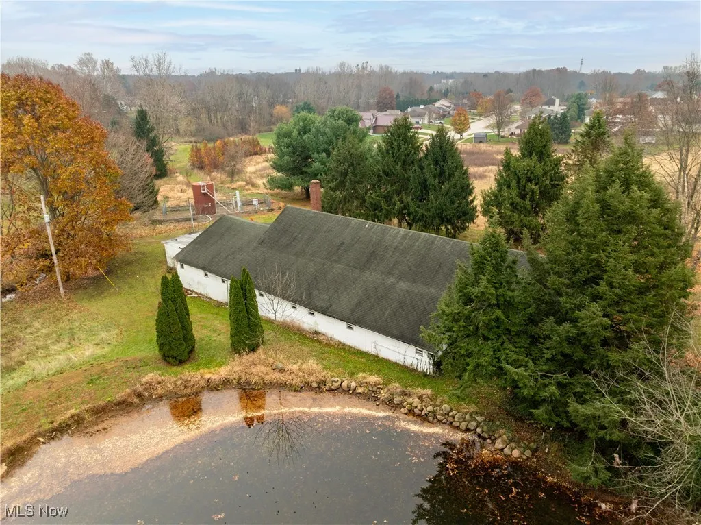 With the outbuilding there is parking for up to 11 cars.
