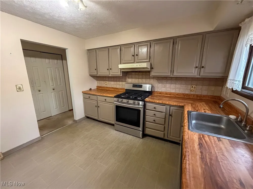 663 Meadowland Drive, Hubbard, Ohio 44425,MLS Now Listing ID