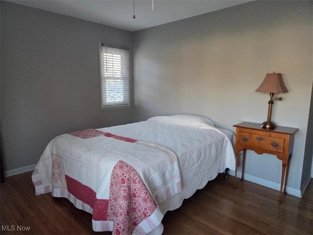 Front BR/Walk-in Closet