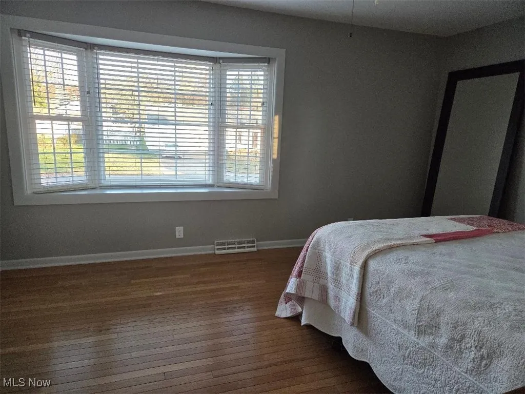 Front BR 2 W/Bay Window