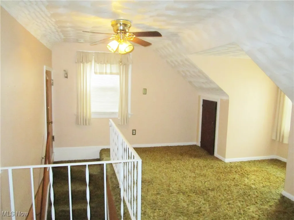 UPSTAIRS BONUS ROOM