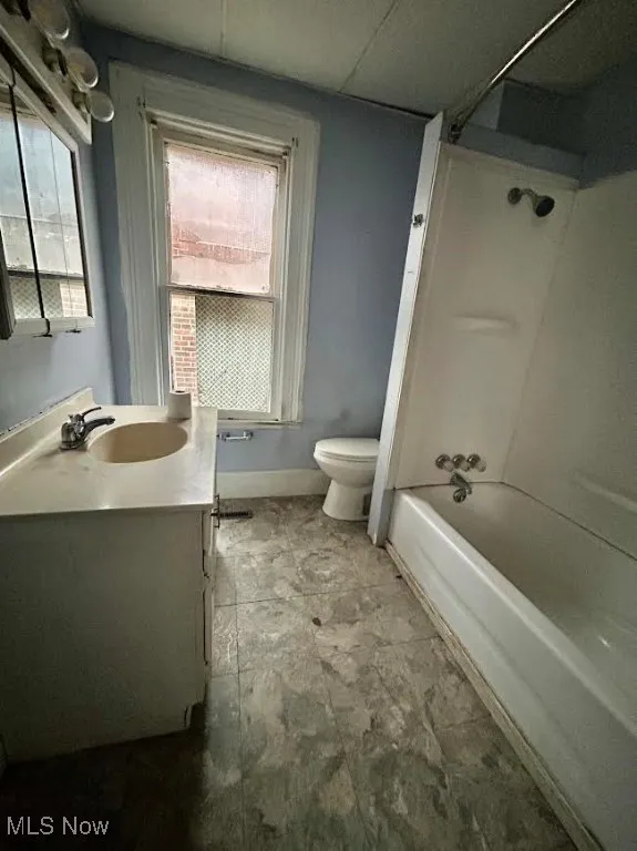 1st floor bath