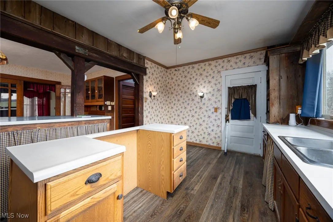 Open kitchen to dining area