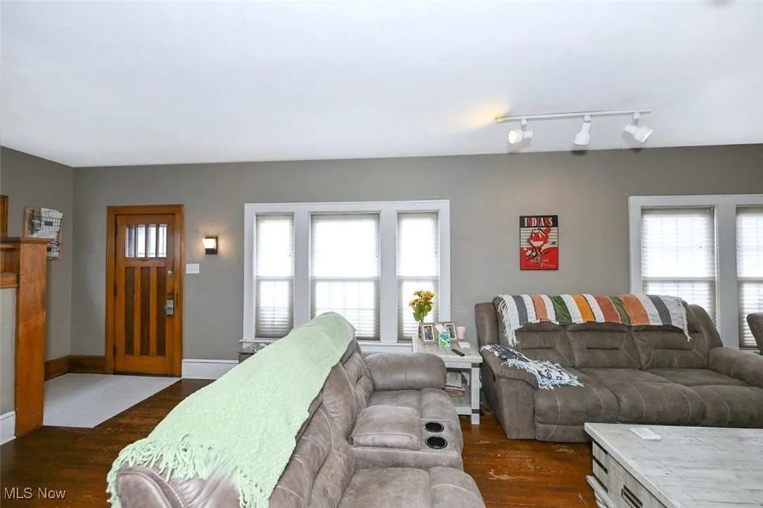 *SIDE VIEW OF ONLY SOME OF THE MAIN LIVING RM ~