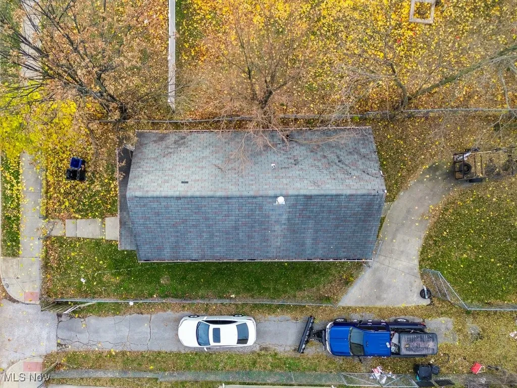 Aerial view of property and surrounding area