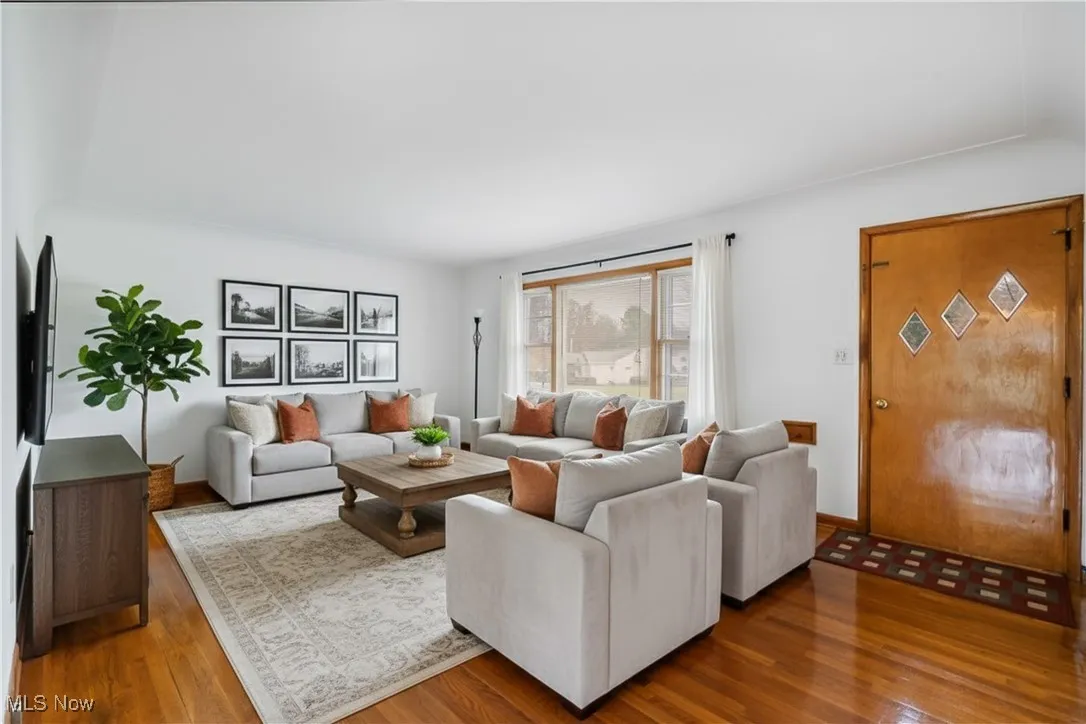 Living room Virtually staged