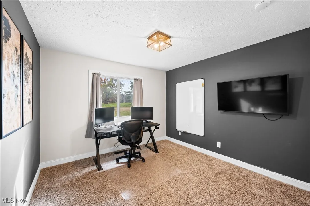 Versatile bedroom or home office.
