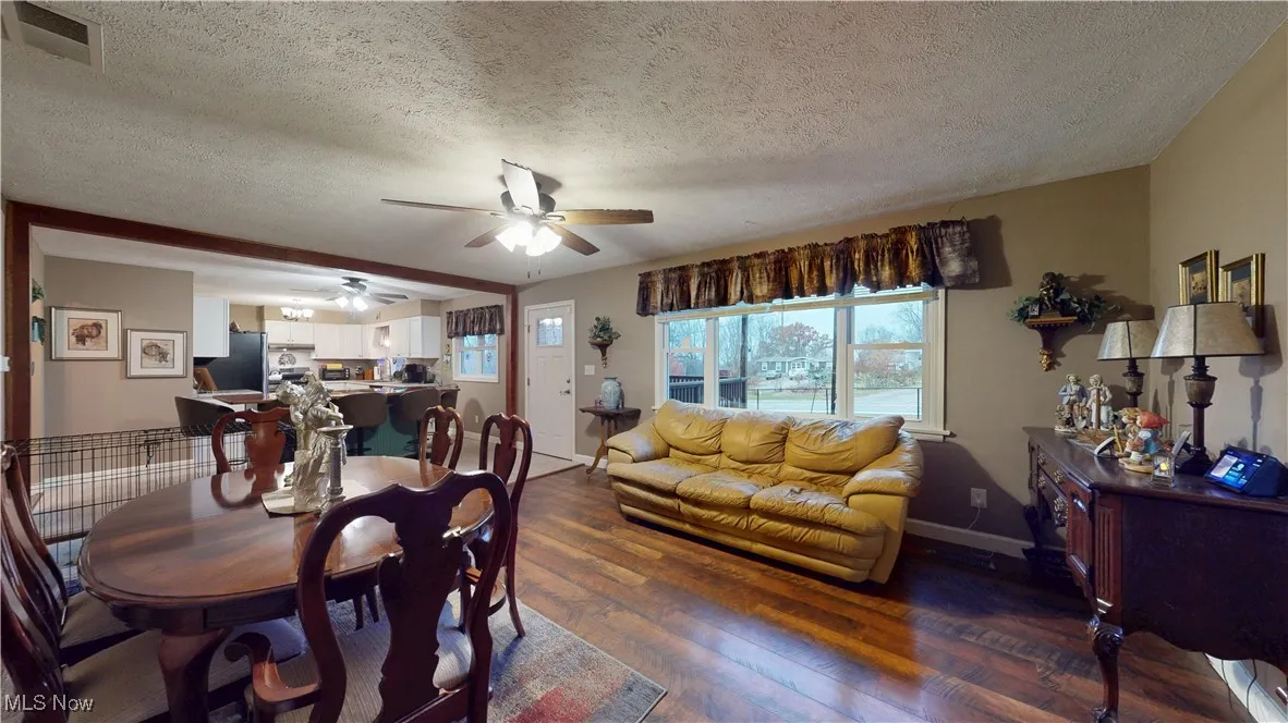 LOOK HOW SPACIOUS THE DINING AREA IS