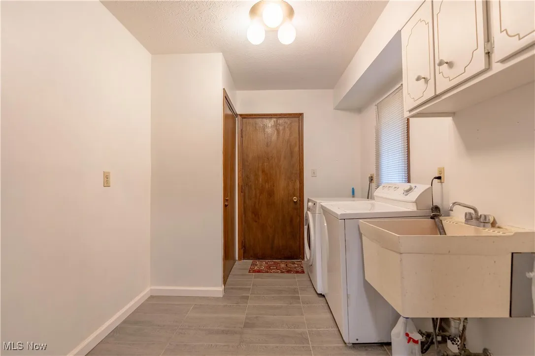 1st Floor Laundry room/mudroom